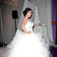 The unveiling of Kim Kardashian s wedding-themed wax figure dress | Picture 62796